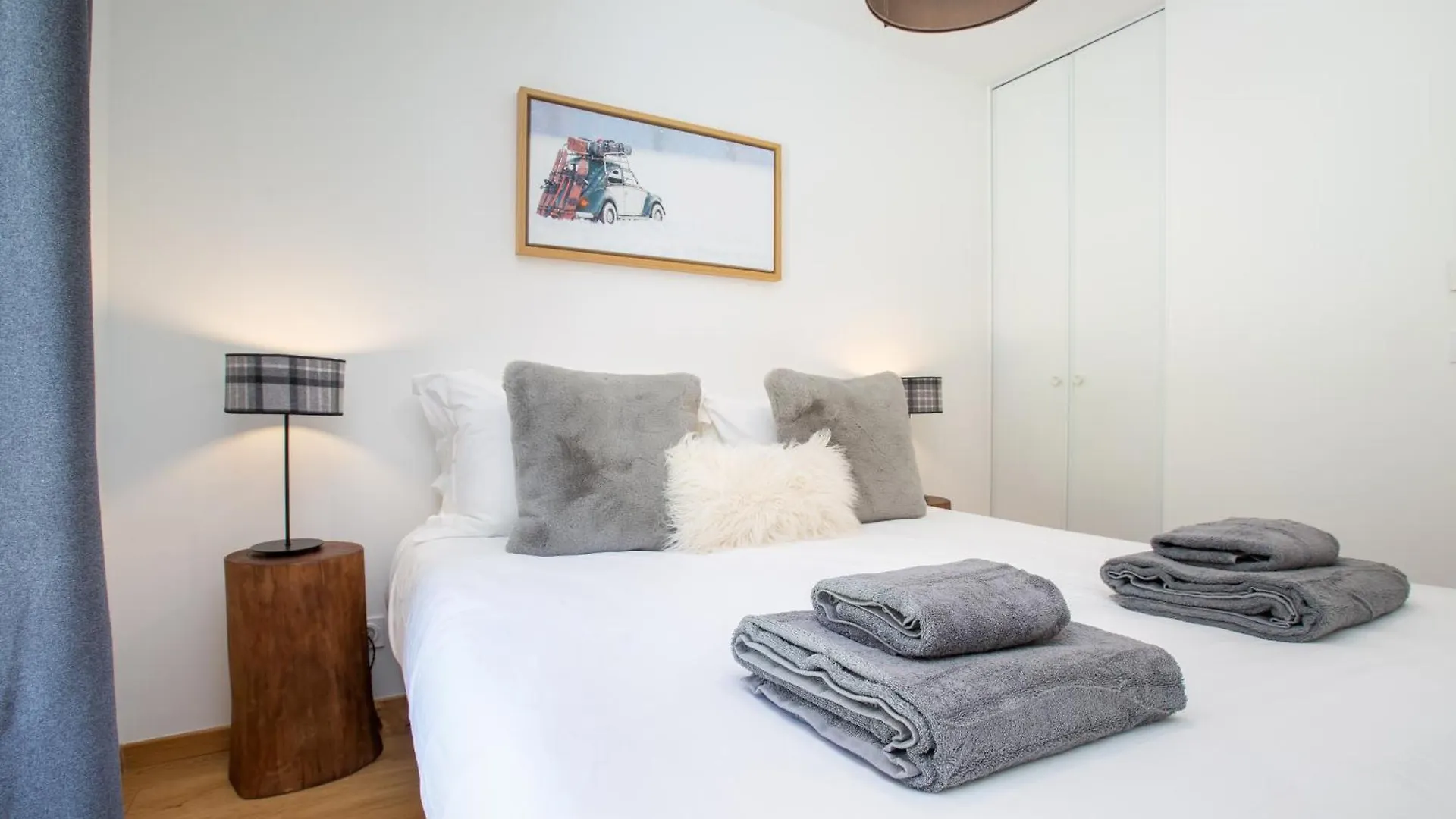 Elegant 3-Bed Duplex With Balcony & Mountain Views Apartamento Morzine França