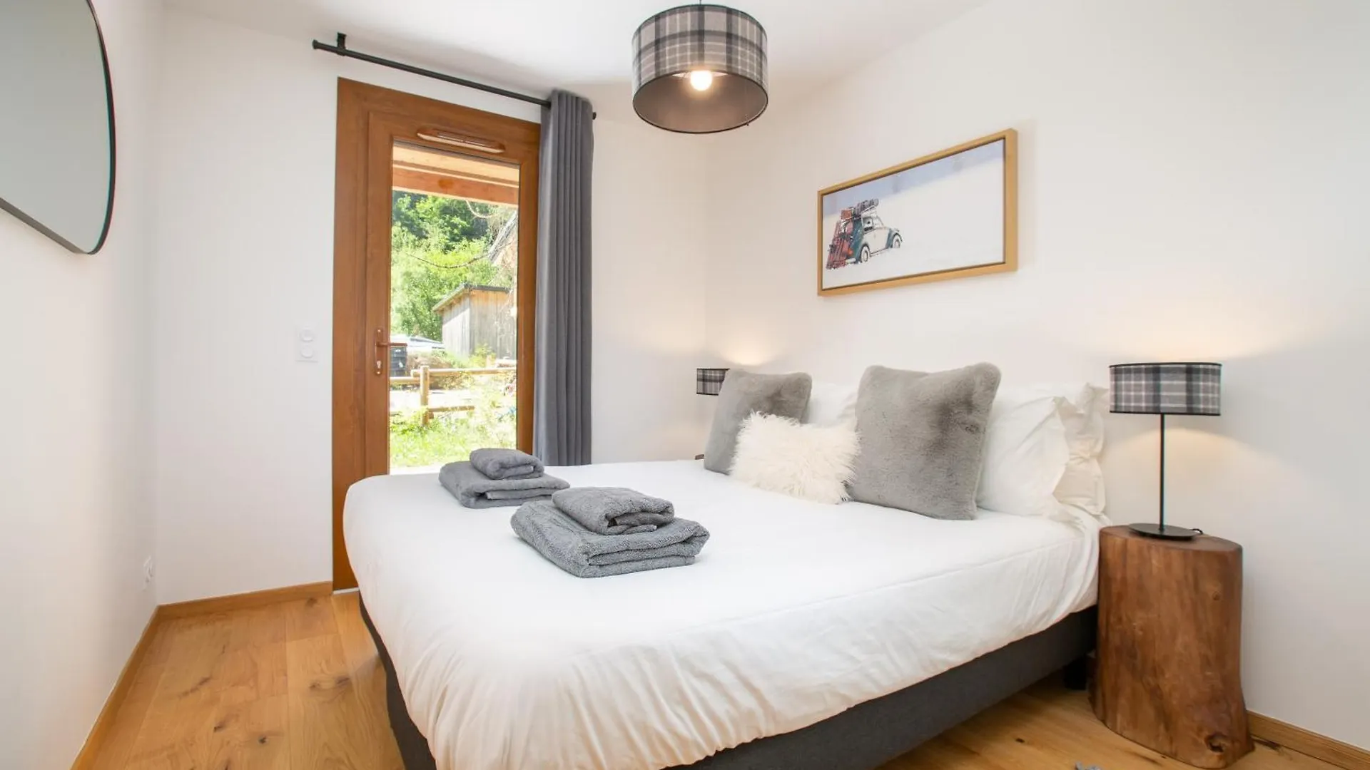 Elegant 3-Bed Duplex With Balcony & Mountain Views Apartamento Morzine